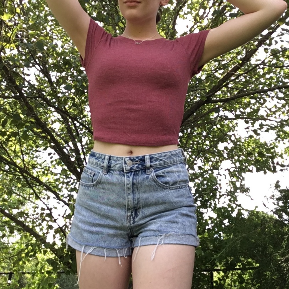Pink Ribbed Crop Top - Picture 2 of 4